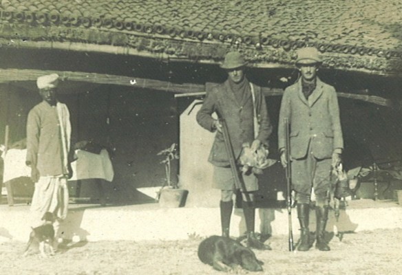 close up of Reggie and Theo - Nov 1914, Munjoul, India
